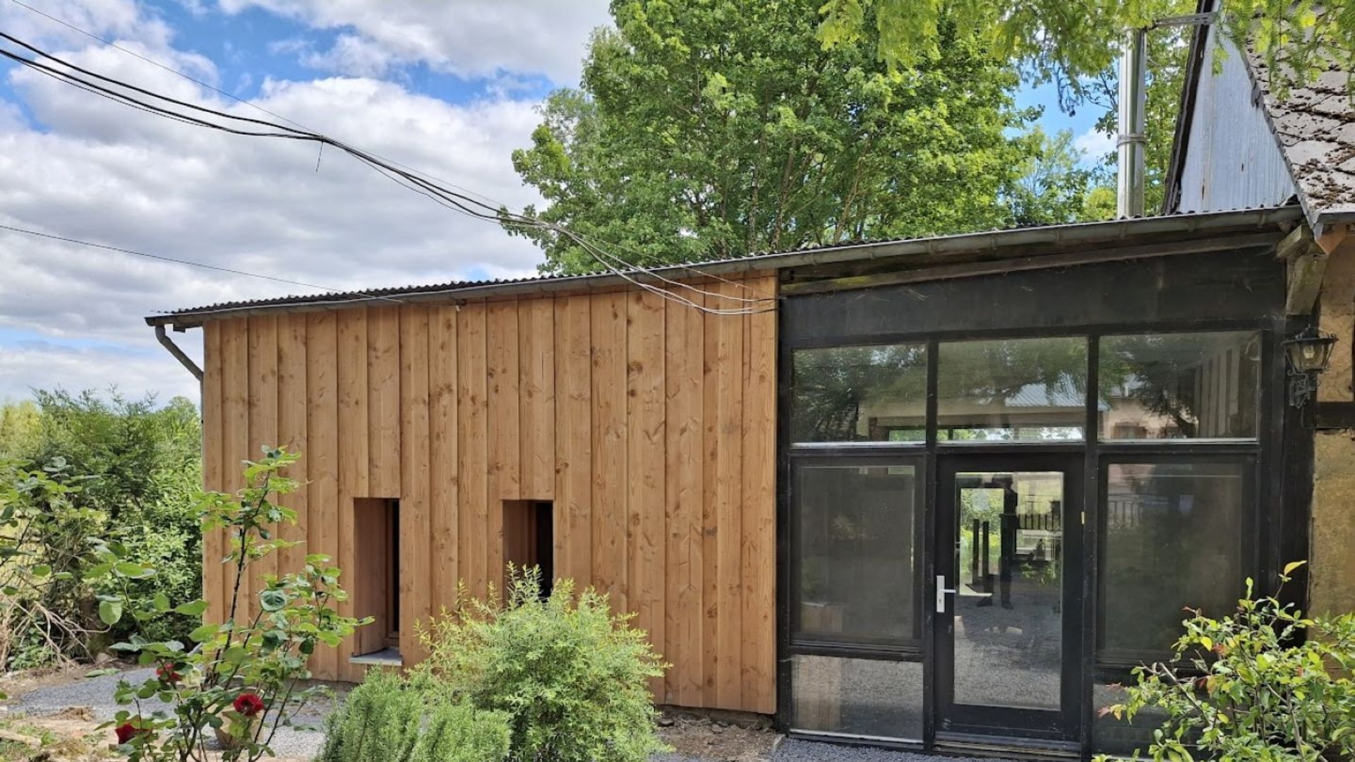 2401 : une maison en pain d’épices avec des problèmes d’humidité