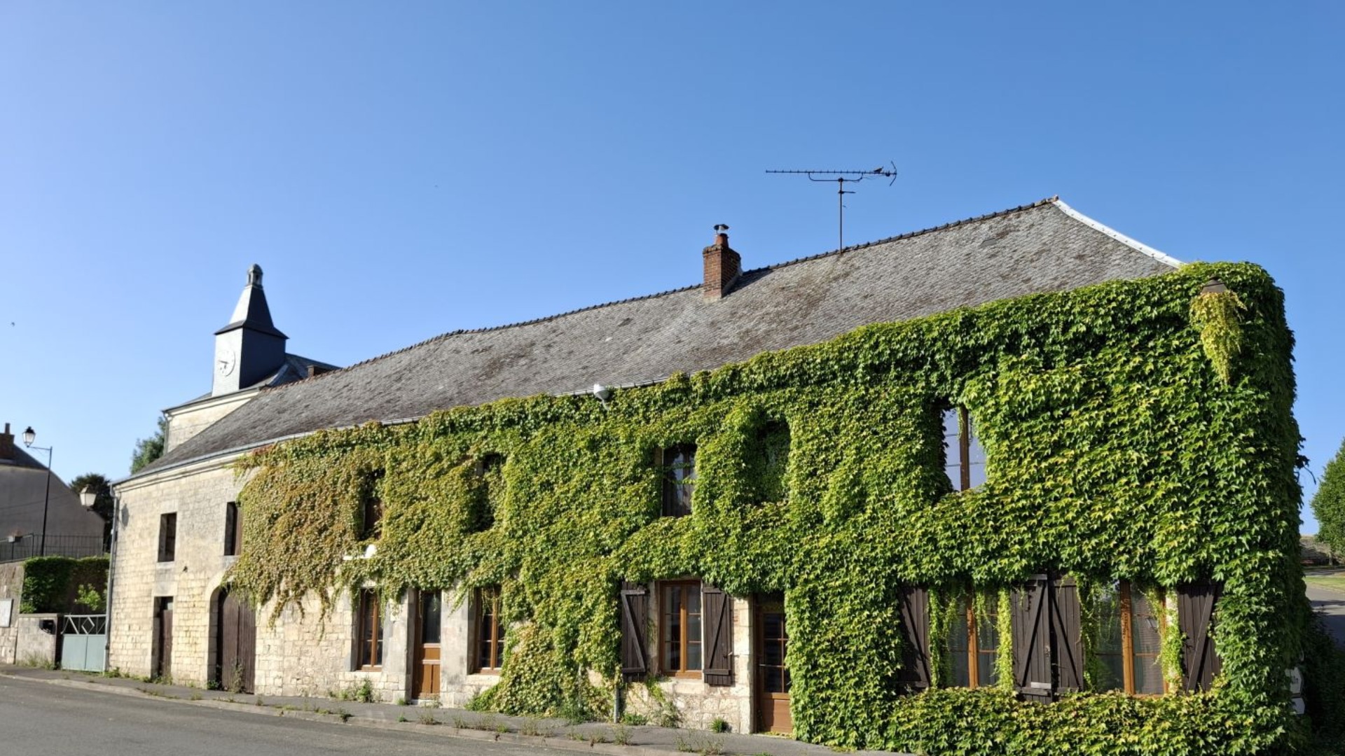 2514 : une maison pleine de charme, prête à emménager, avec plein d’extras